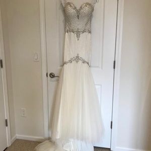 Meet your Posher, Angeline